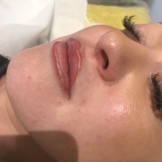 Semi permanent makeup